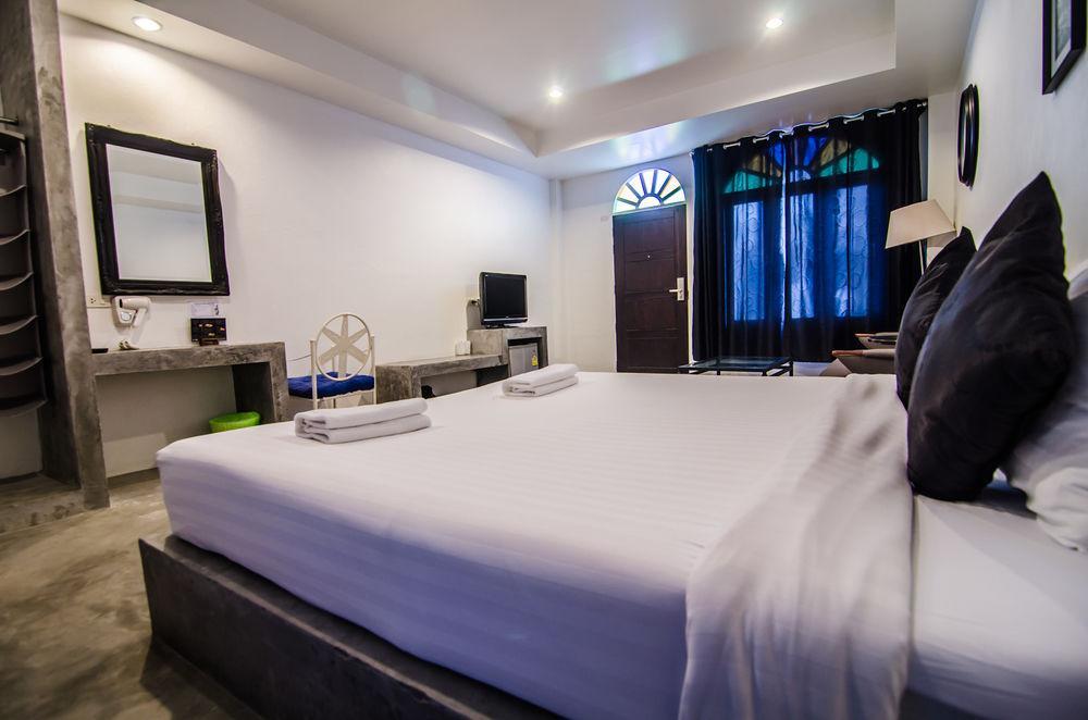 Chic Boutique Hotel Phuket Kültér fotó