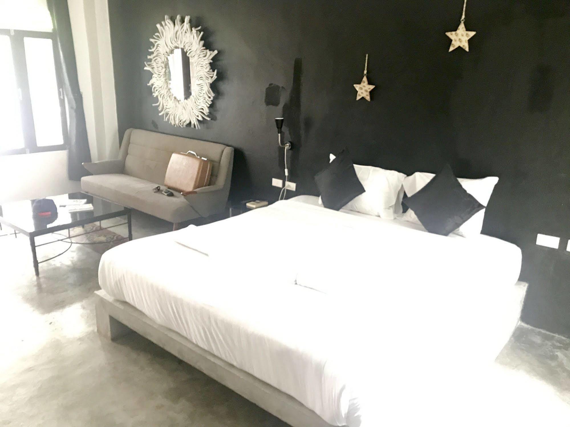 Chic Boutique Hotel Phuket Kültér fotó
